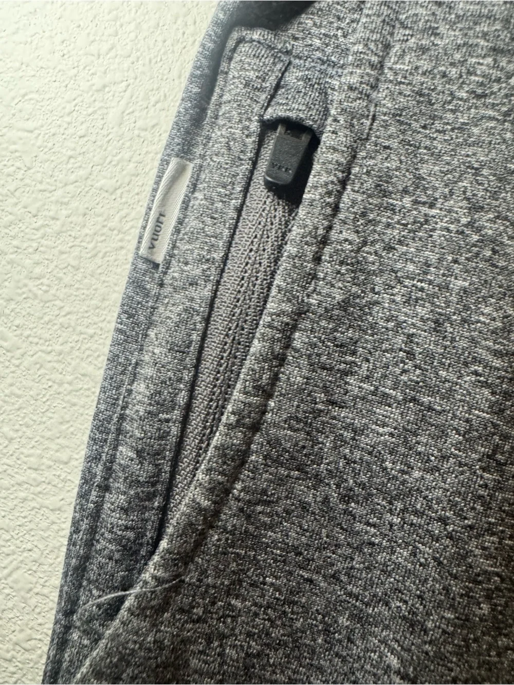 Vuori Men's Charcoal Grey Jogger Sweatpants
